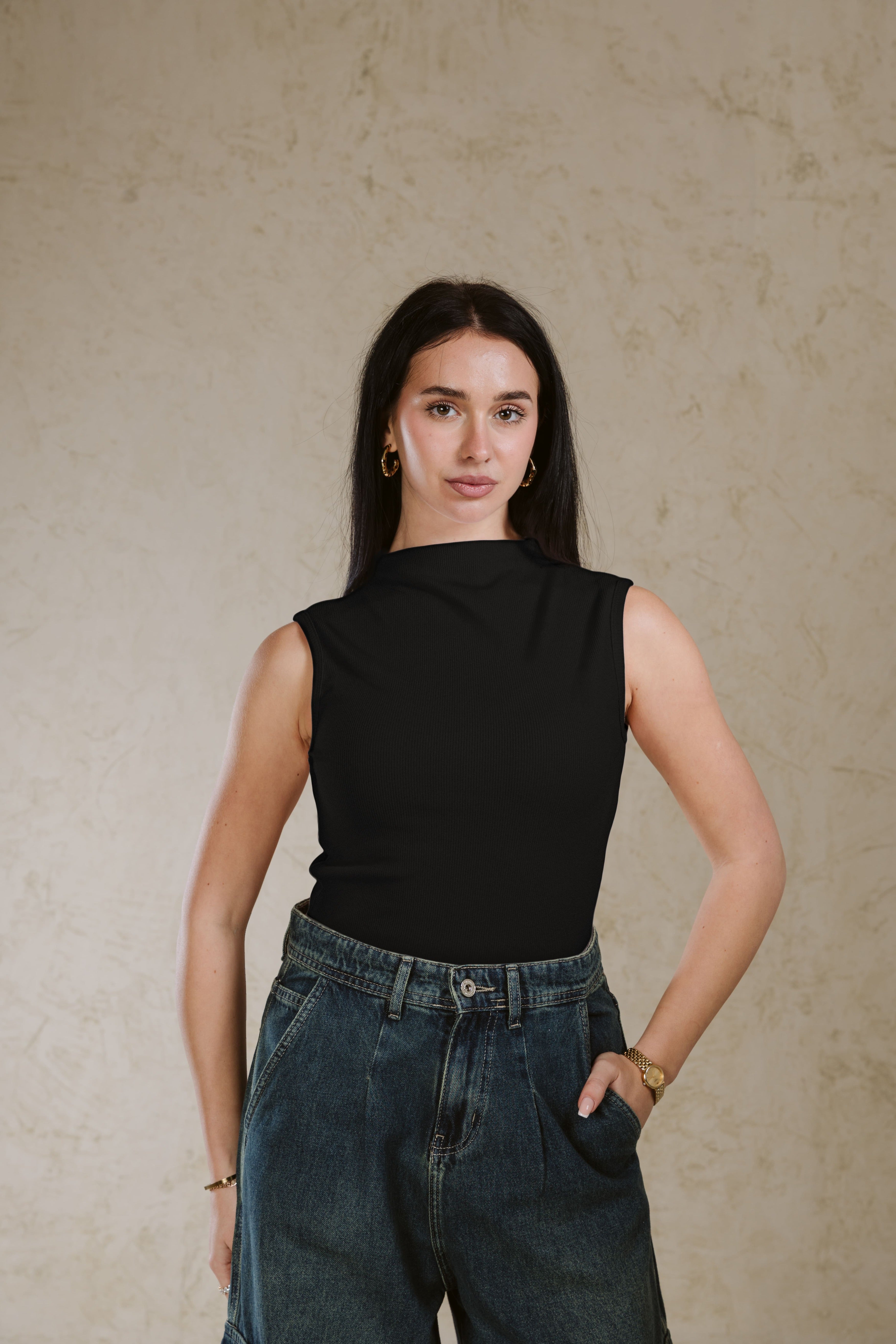 HIGH NECK BASIC TOP SLEEVELESS