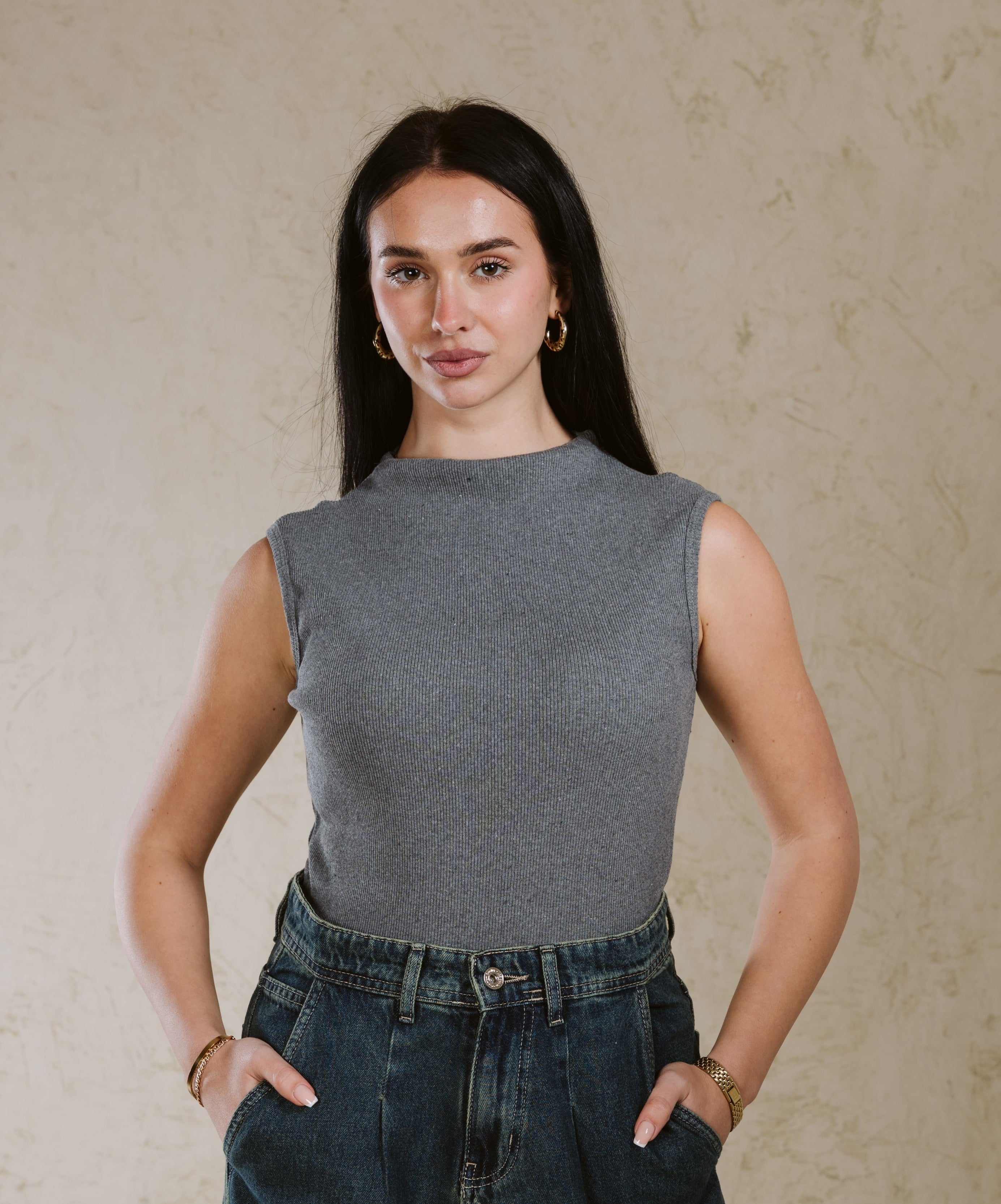 HIGH NECK BASIC TOP SLEEVELESS