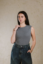 CREW NECK BASIC TOP SLEEVELESS