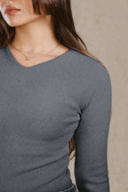 V-NECK BASIC TOP
