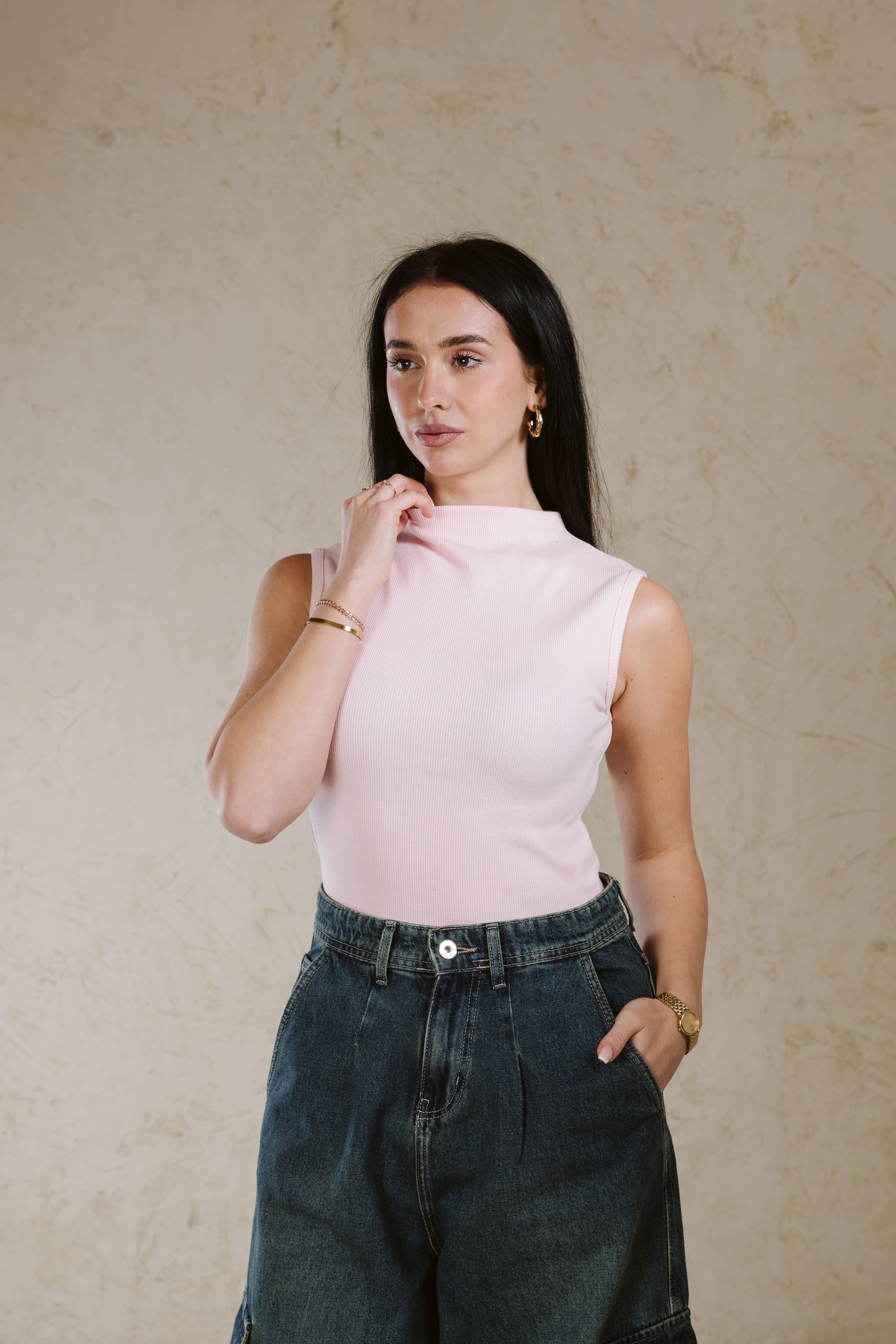 HIGH NECK BASIC TOP SLEEVELESS