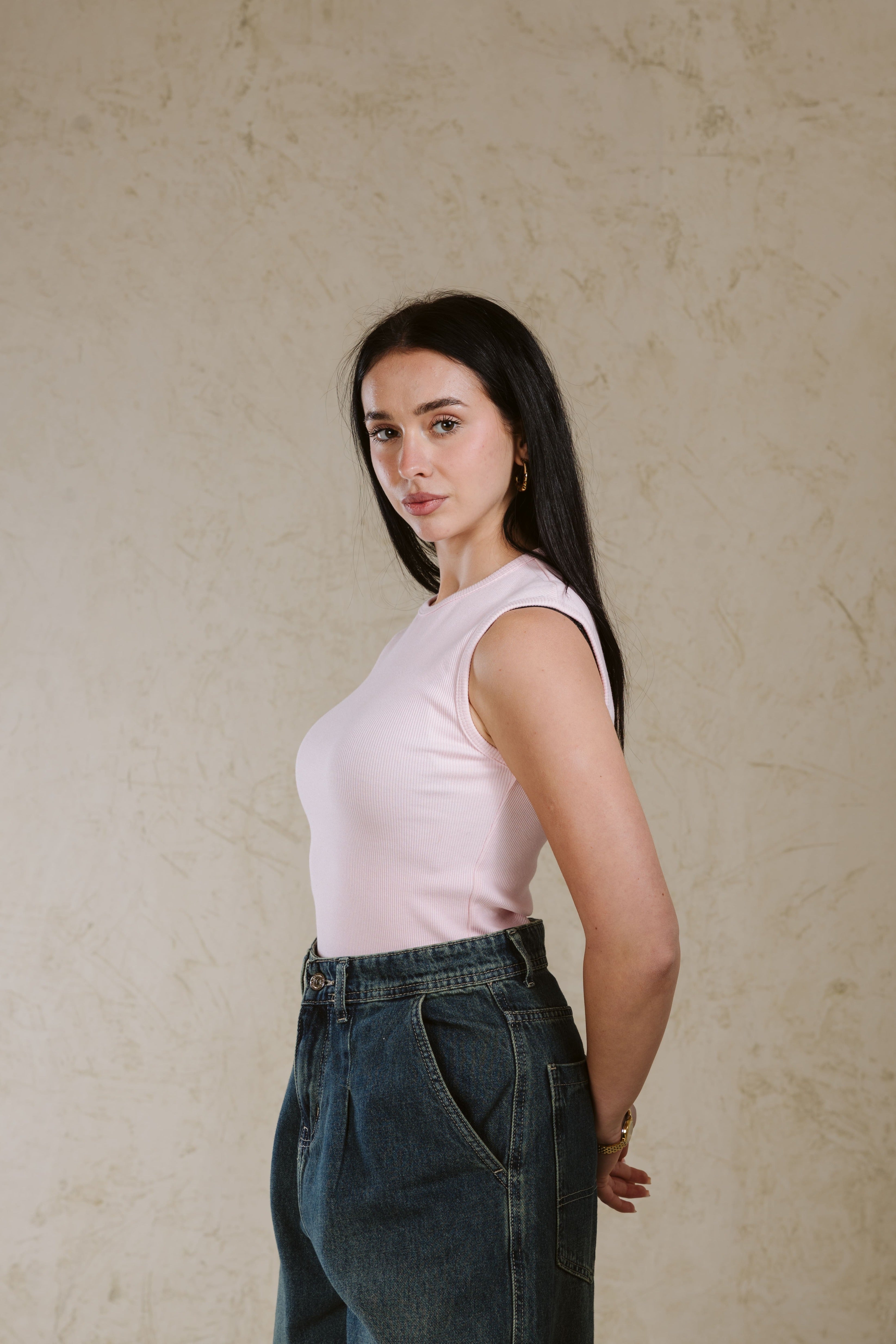 CREW NECK BASIC TOP SLEEVELESS