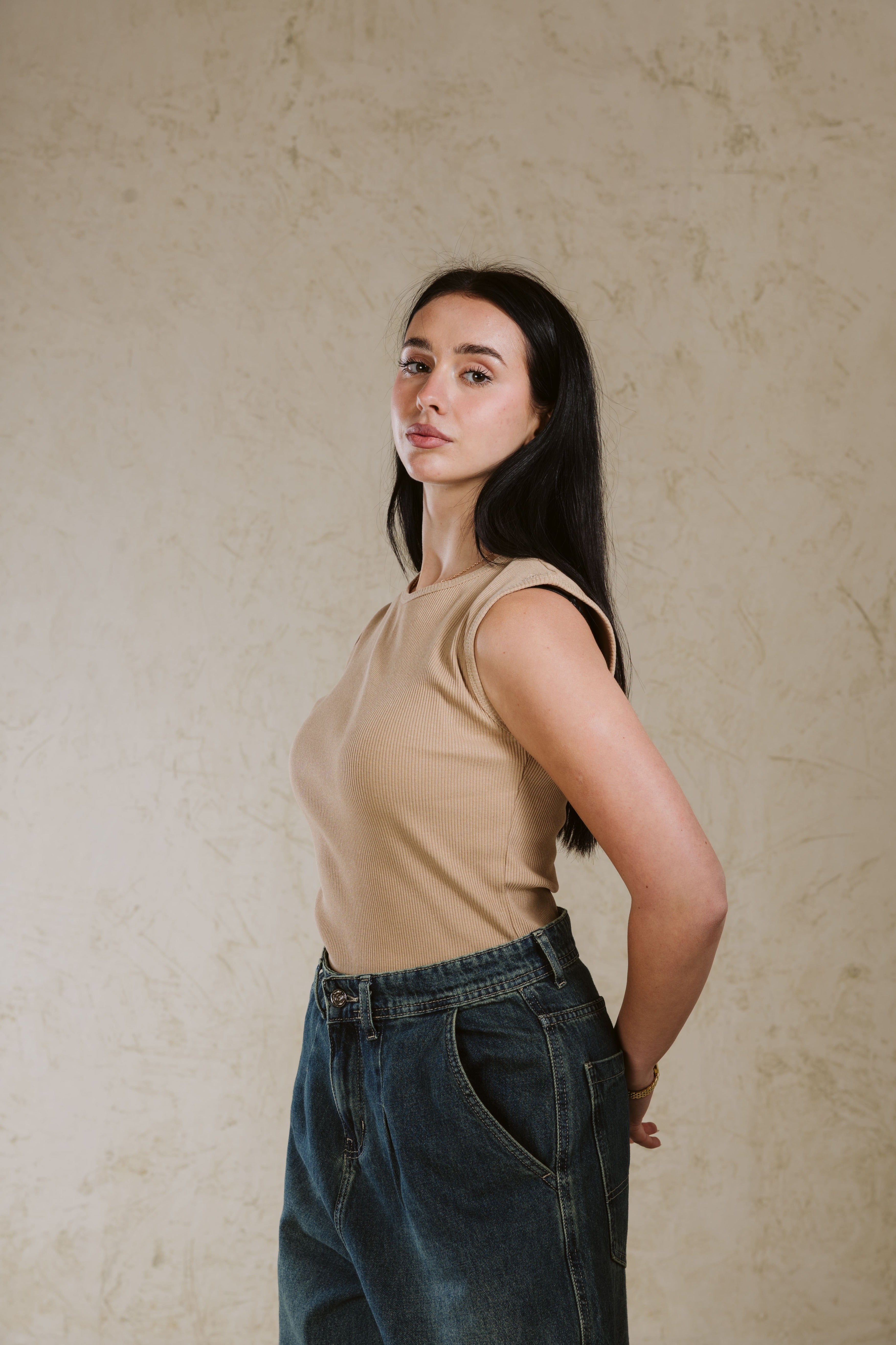 CREW NECK BASIC TOP SLEEVELESS