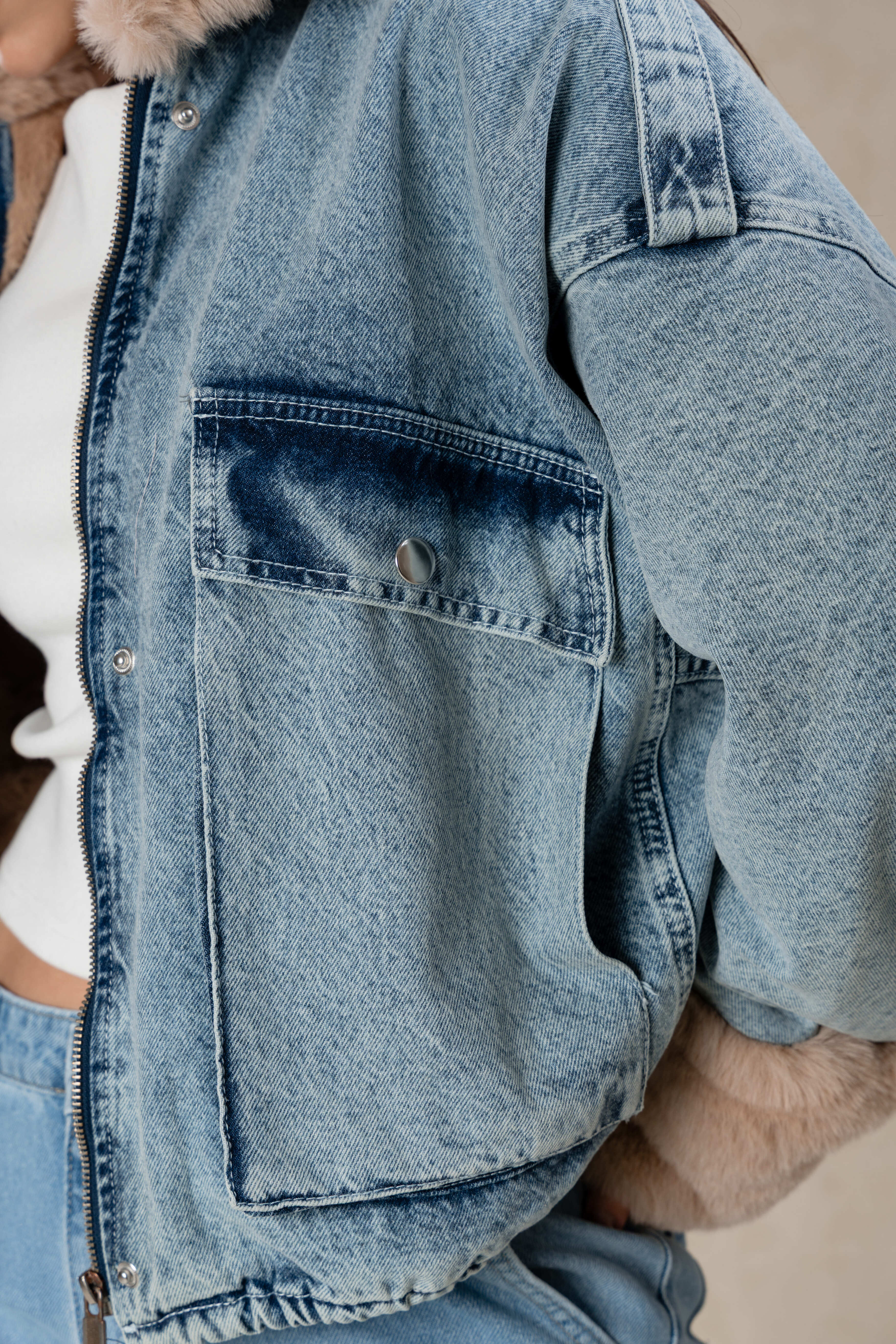 DENIM JACKET WITH FUR